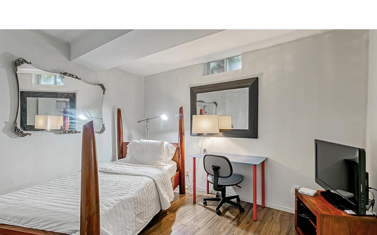 Cozy Apartment In Oakville , Ontario , Canada Buitenkant foto